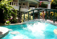 Hotelview: Paradise Bay Beach Resort 